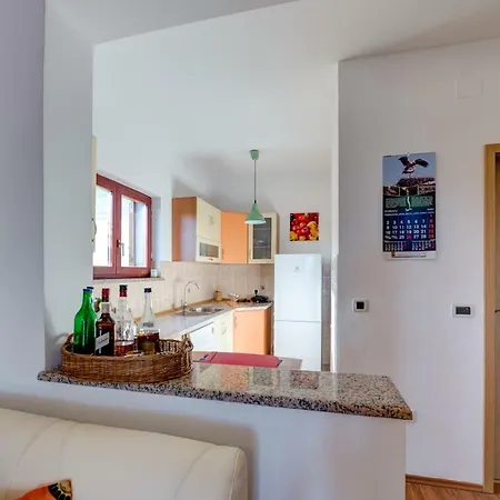 1 Apartment