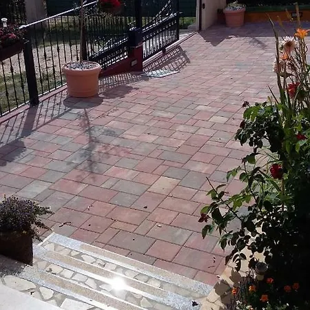 1 Apartment