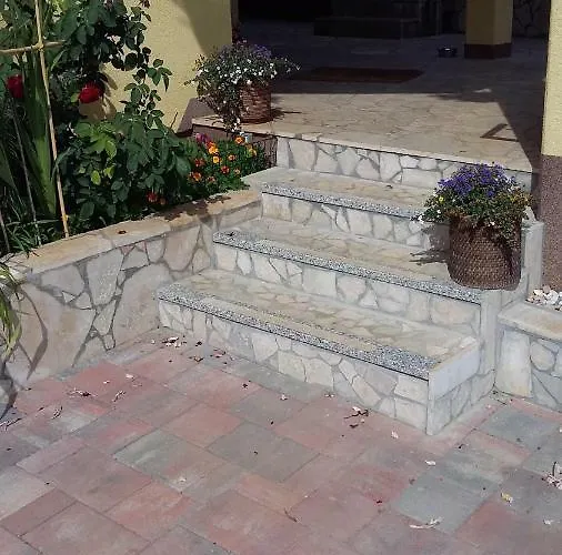 Διαμέρισμα 1 *